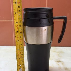 Lote de Recipientes y Vasos: Termo, Botella y Dispensador - imagen 3