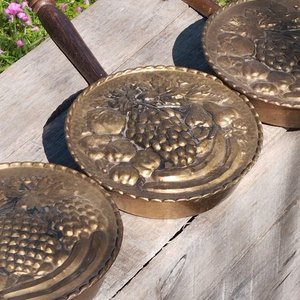 Set de 3 Adornos de Bronce con Diseño Frutal "Made in England" - imagen 3