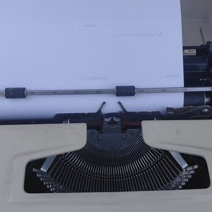 Máquina de Escribir Brother Deluxe 760TR Portátil - imagen 4
