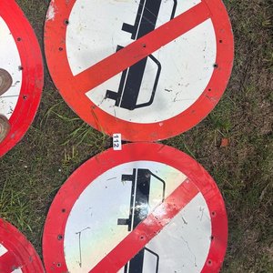 Lote de 4 Carteles de Prohibido Adelantar - imagen 2