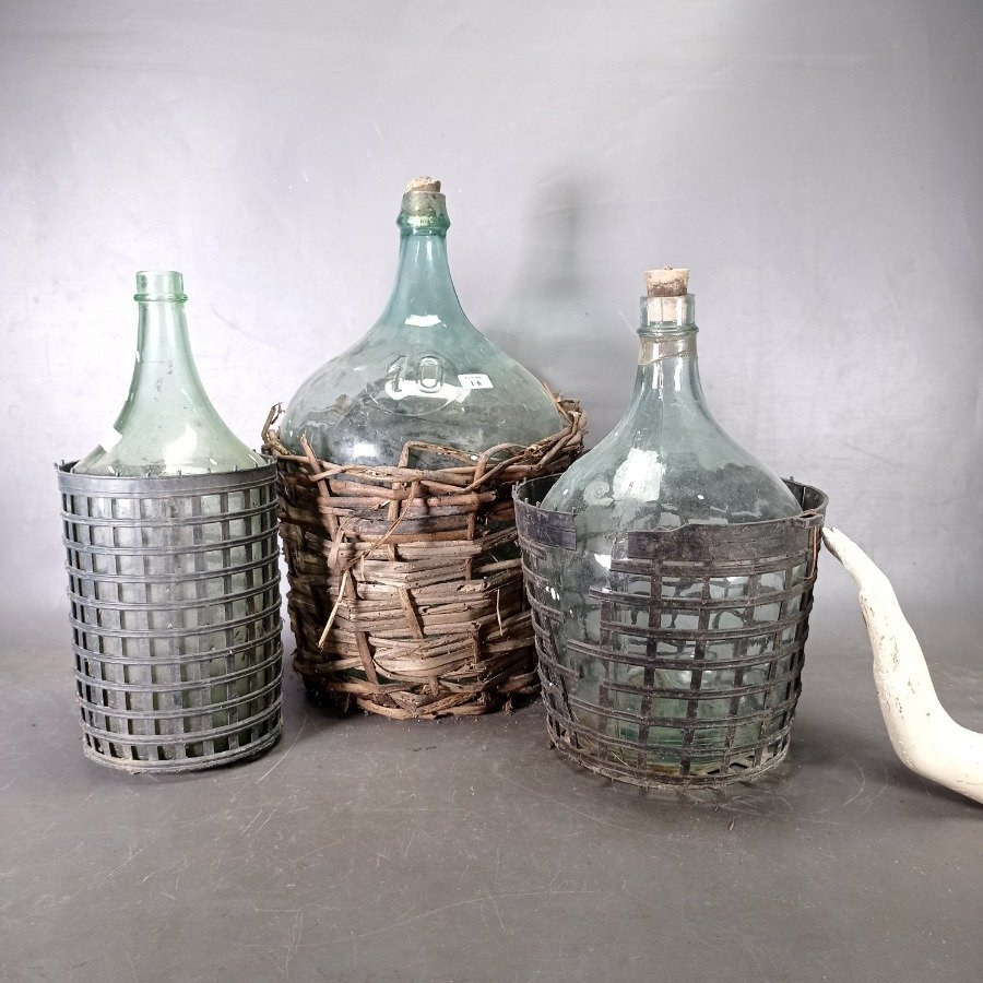 Botellas de vidrio con canastos de mimbre - imagen 7
