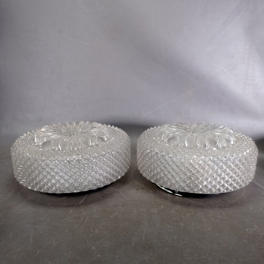 Dos Plafones de Techo de Vidrio Tallado, Diámetro 24.5cm