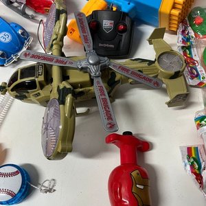 Lote de Juguetes: Princesa, Pistola, Auto, Helicópteros, Burbujero y Más - imagen 11
