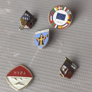 Lote anterior: Lote de 5 Pines Esmaltados de Bronce Coleccionables