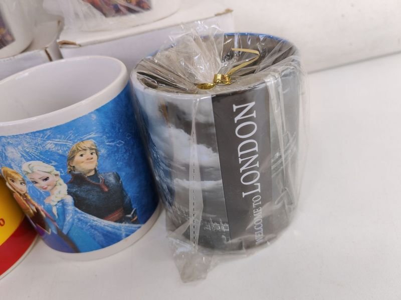 Colección de Tazas, Porta Lapices y Adornos - imagen 7