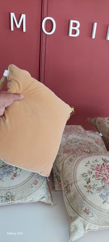 Lotes de almohadones coloridos en buen estado - imagen 5