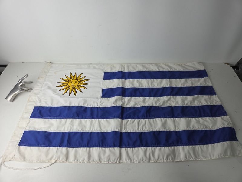 Lote siguiente: Bandera de Uruguay para decoración