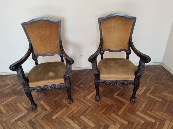 Par de Sillones Antiguos Estilo Chippendale en Madera Noble Tapizados en Pana Ocre
