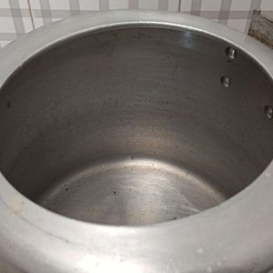 Olla a Presión Antigua de Aluminio - Capacidad Aprox. 5 Litros - imagen 3