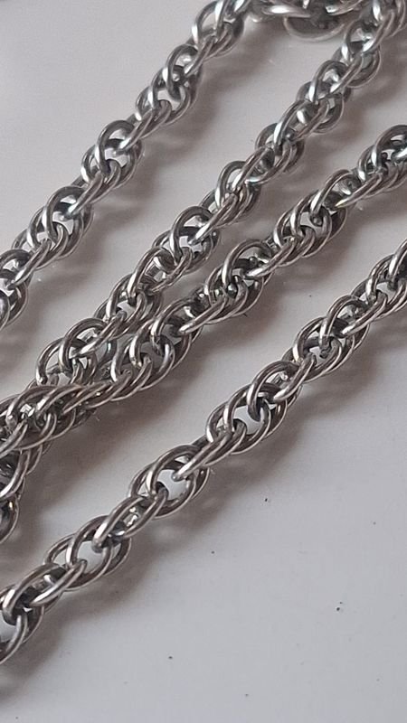Cadena de plata con crucifijo larga - imagen 3