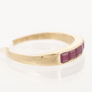 Anillo de Oro 18k con Rubíes Cuadrados - imagen 2