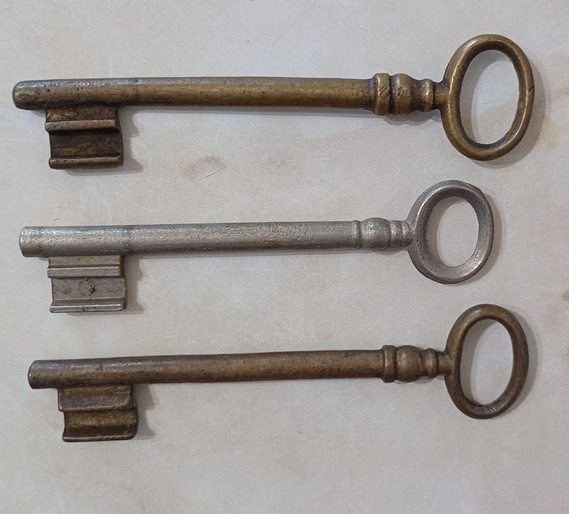 Llaves antiguas de hierro para venta - imagen 2
