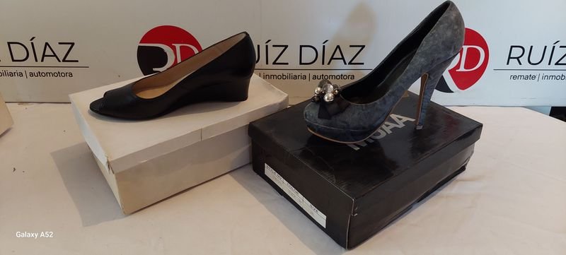 Lote siguiente: Zapatos de tacón alto en cuero