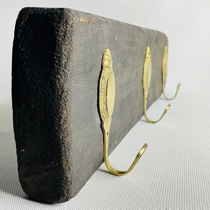 Perchero rústico de madera y bronce para decoración - imagen 3