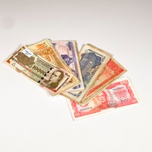 Lote de Billetes Antiguos de Uruguay y Paraguay - imagen 2