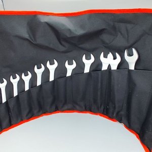 Lote siguiente: Juego de 12 Llaves Combinadas Métricas (12mm a 26mm) en Estuche Enrollable