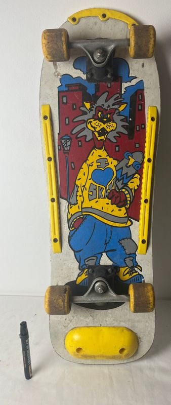 Patín de Skate con Diseño Colorido - imagen 3