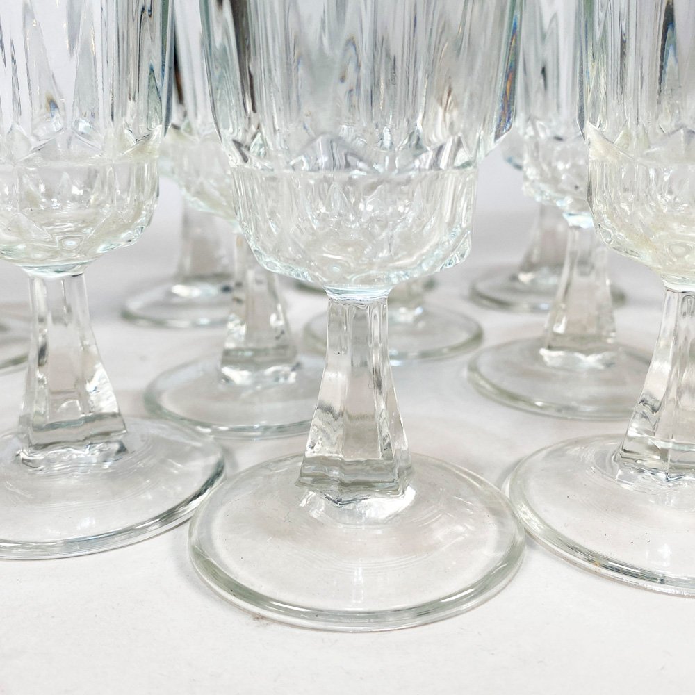 Dos vasos de cristal claros - imagen 2