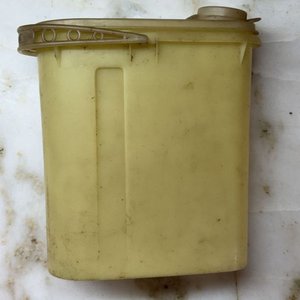 Lote de Recipientes y Vasos: Termo, Botella y Dispensador - imagen 12