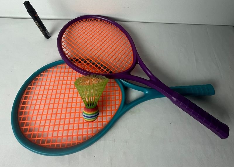 Lote siguiente: Juego de raquetas de tenis