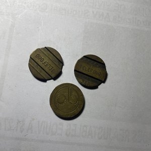 Monedas de Teléfono Antiguas de Bronce - imagen 2