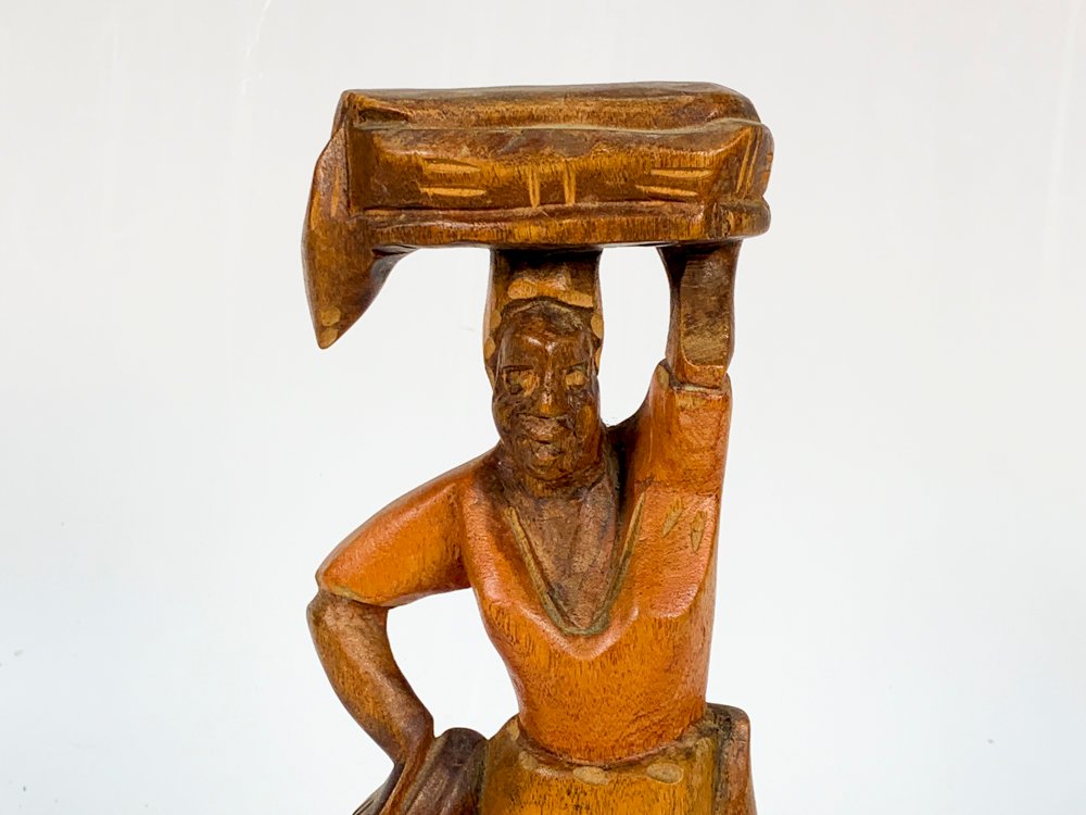 Talla de madera con dama africana y canasto - imagen 2