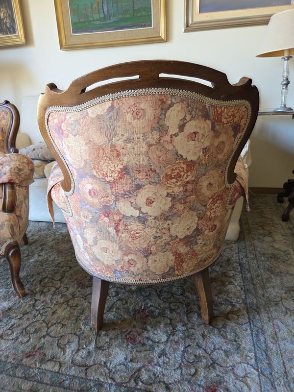 Sillones victorianos tapizados en tela floreada - imagen 8