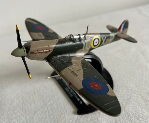Maqueta Coleccionable Avión Supermarine Spitfire Mk. Vb Segunda Guerra Mundial Escala 1:72 - imagen 1