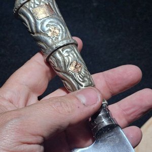 Cuchillo Gauchesco Hoja 30cm, Cabo Plata y Oro con Guitarra - imagen 5