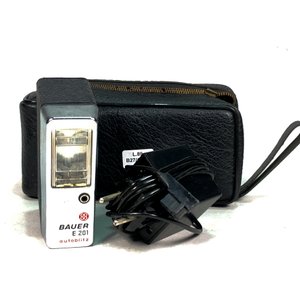 Lote anterior: Flash Bauer E 201 Autoblitz para Cámaras Fotográficas con Estuche y Accesorios