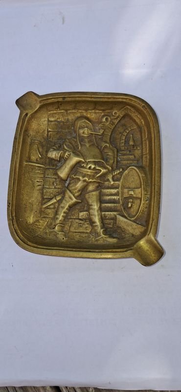 Cenicero de bronce macizo con escultura - imagen 1