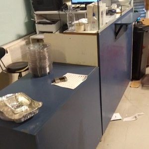 Mueble caja para comercio con múltiples estantes para facilitar la facturación - imagen 7