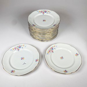 Diecisiete platos llanos de porcelana checa, decoración floral diámetros 23 cm - imagen 2