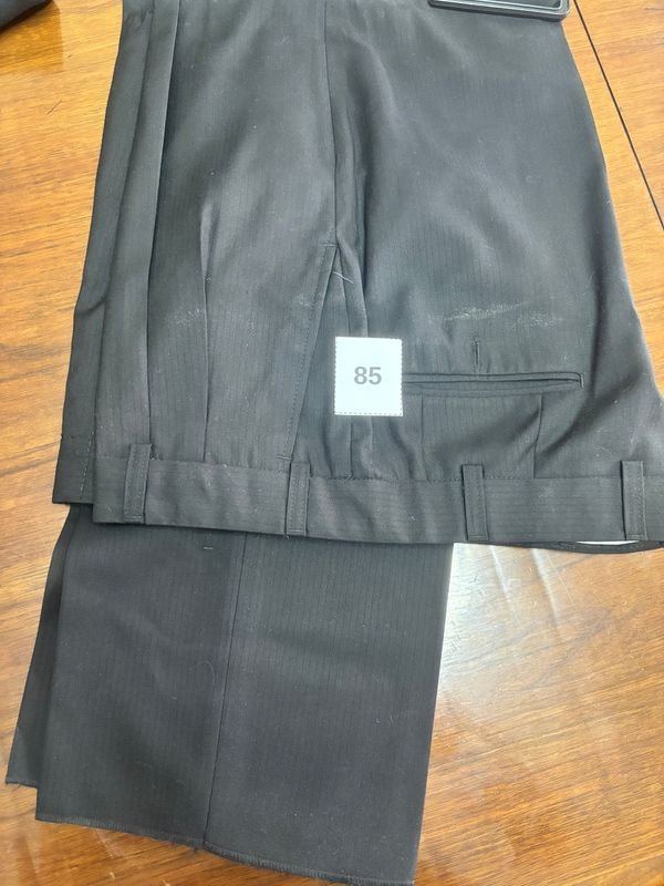 Pantalón de Vestir Negro Talle 44 Marca Martellotti