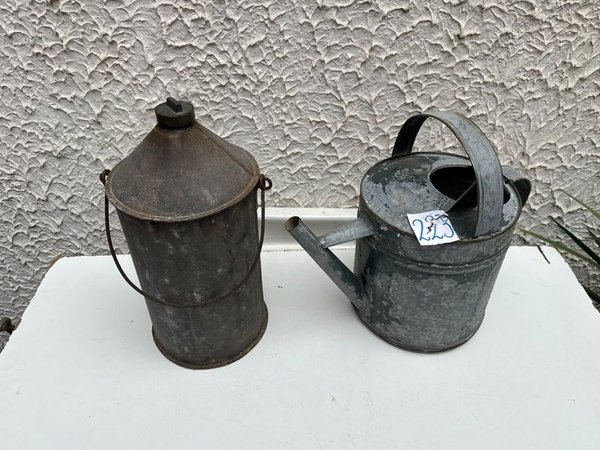 Antiguo Tacho de Queroseno de Bronce y Regadera de Ojalata
