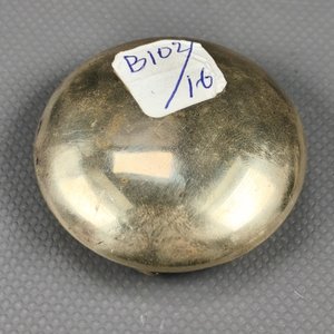 Antiguo Relicario Metálico con Diseño de Hojas y Piedras Azules - imagen 5