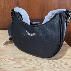 Lote de Ropa, Accesorios de Moda y Vehículo Volkswagen Suran - imagen 4