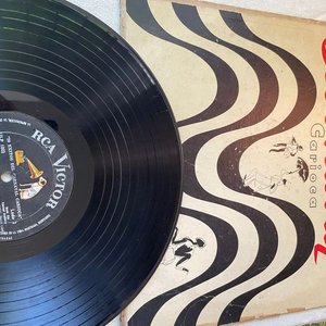 Lote de 2 Discos de Vinilo: Orquesta Serenata Tropical y 20 Éxitos Carioca - imagen 2