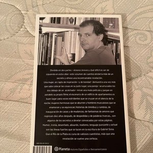 Libro "Qué Difícil Es Ser de Izquierda en Estos Días y Otras Historias de Amor" de Gabriel Sosa - imagen 2