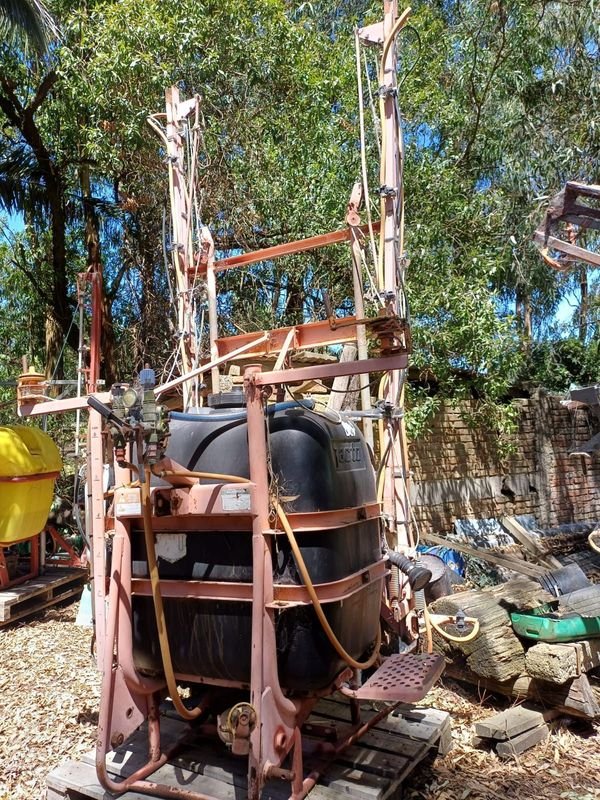 Pulverizadora Agrícola de 600 Litros y 12 Metros - imagen 2