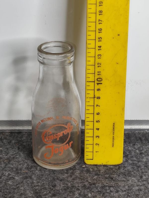 Botella Antigua de Yogur Conaprole - Coleccionismo
