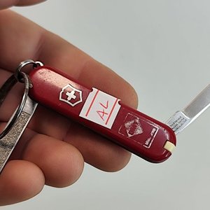 Navaja de Bolsillo Victorinox Roja Pequeña - imagen 3