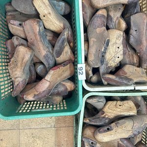 Lote de Moldes de Calzado Antiguos de Madera - imagen 3