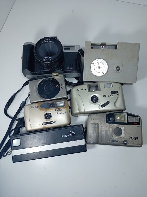 Lote de 6 Cámaras Fotográficas Analógicas y Digitales