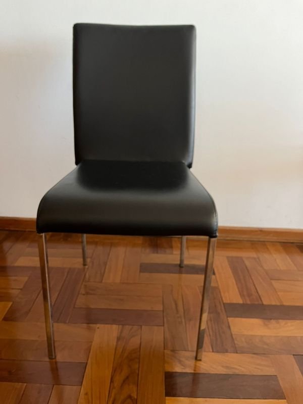 Sillas tapizadas negro, patas cromadas excelentes - imagen 5