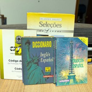 Lote anterior: Diccionario Español-Francés y Libros de Viajes y Selección