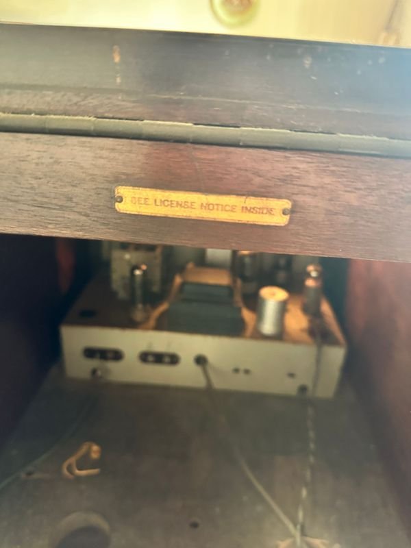 Gran Mueble Combinado con Radio y Toca Disco - imagen 10