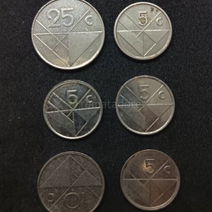 Lote anterior: Lote de 6 Monedas Antiguas: 25 y 5 Centésimos
