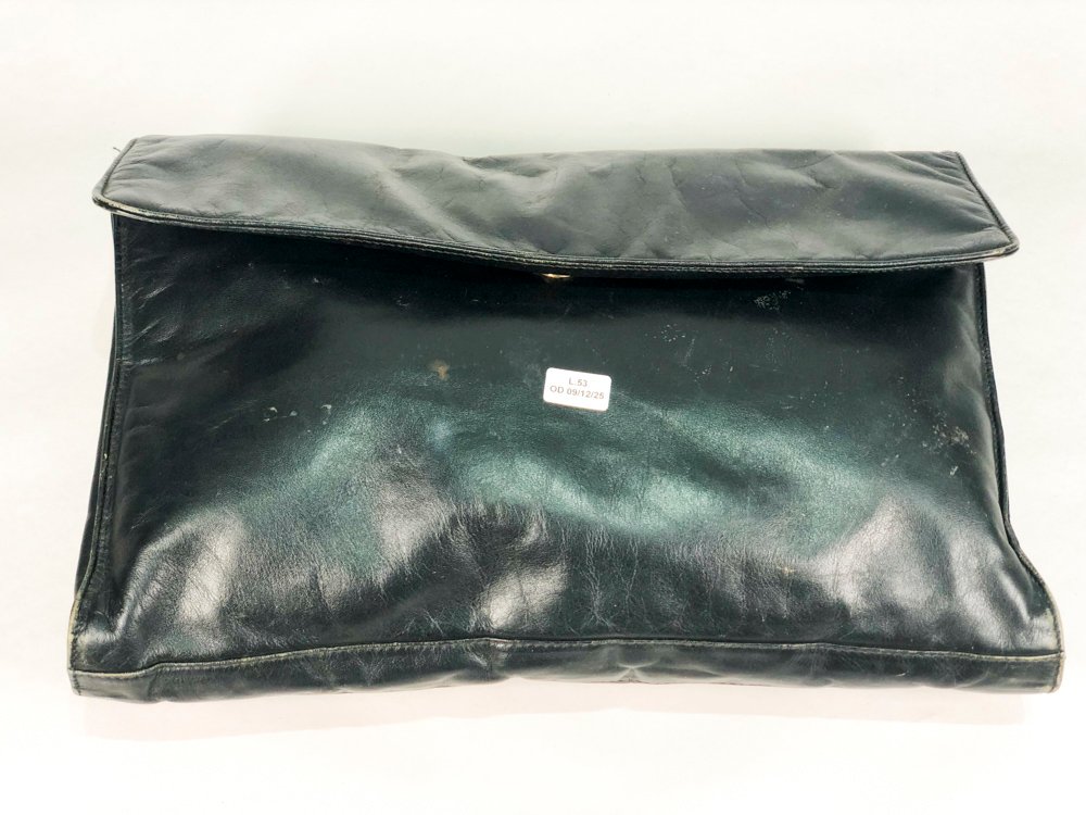 Lote anterior: Portafolios tipo cartera de cuero negro