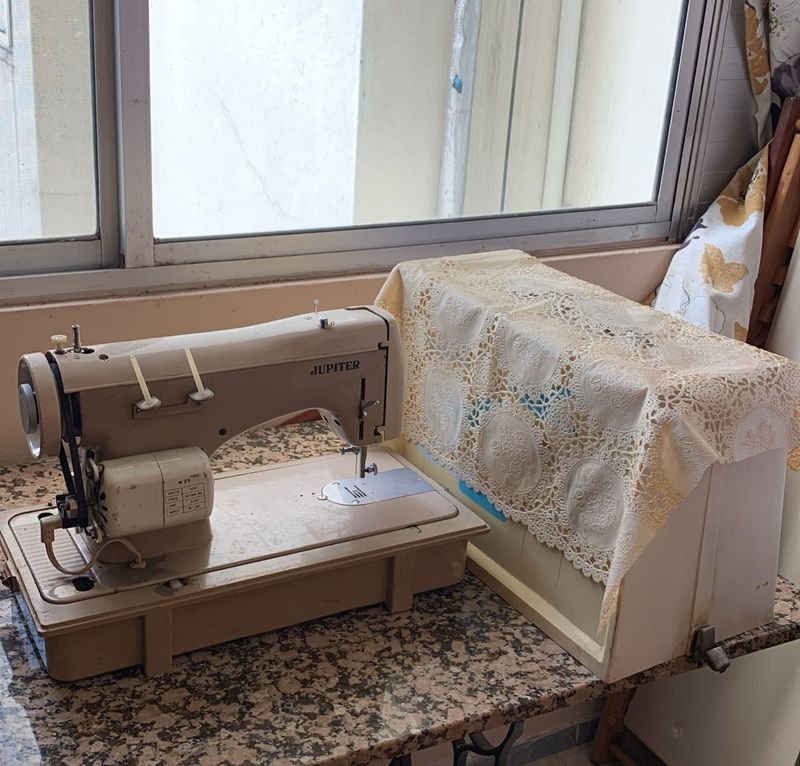Máquina de coser Jupiter en venta - imagen 4